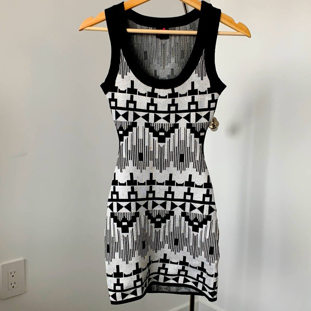 BEBE short stretchy party dress, silver & black XS